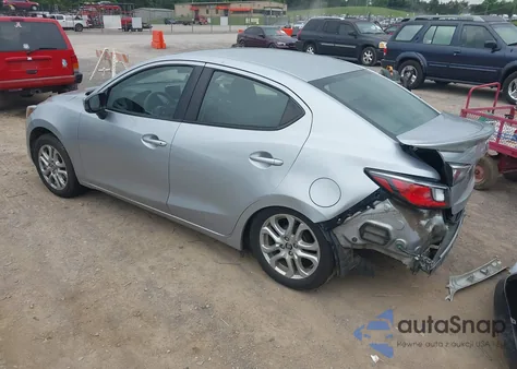 2017 Toyota Yaris Ia z USA, uszkodzony, nr VIN 3MYDLBYV0HY166400